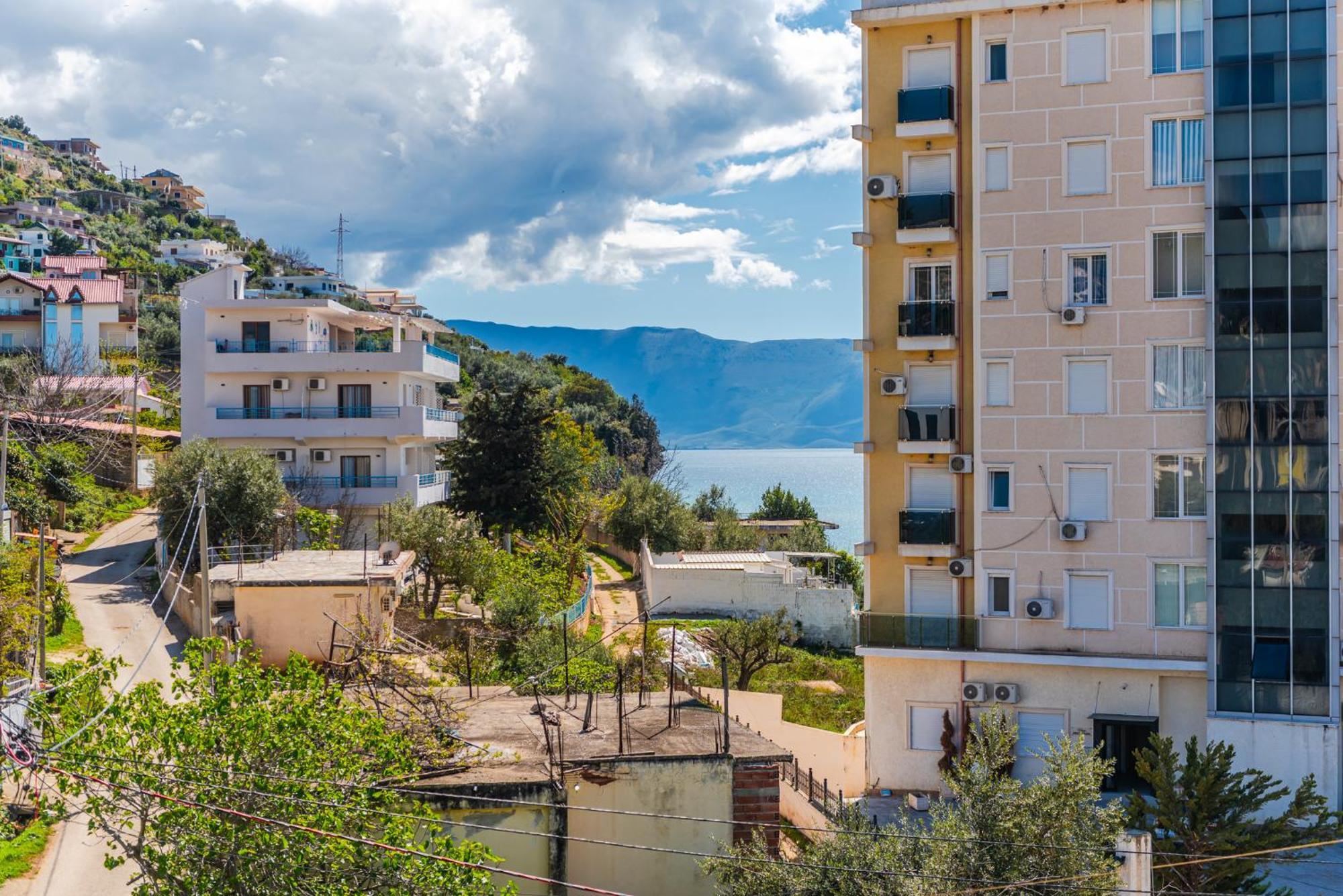 Melon Apartments Vlorë Buitenkant foto